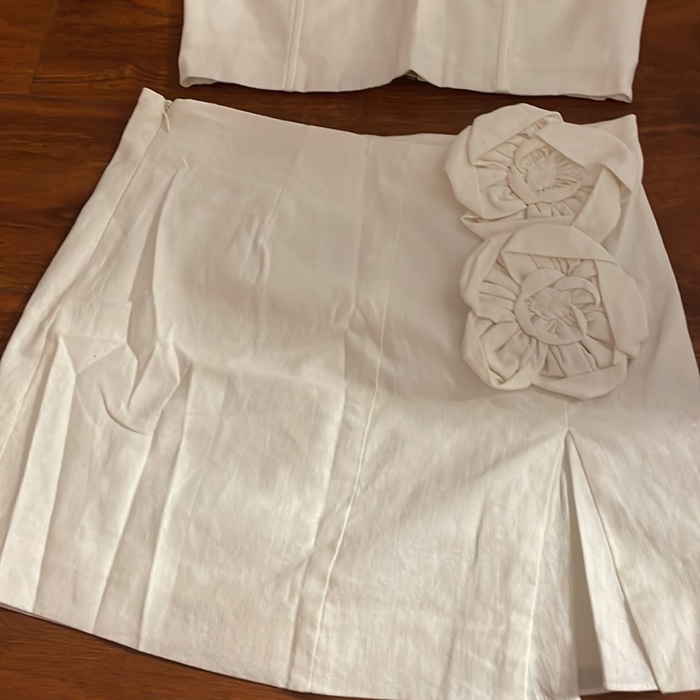 White set - Picture 2 of 10